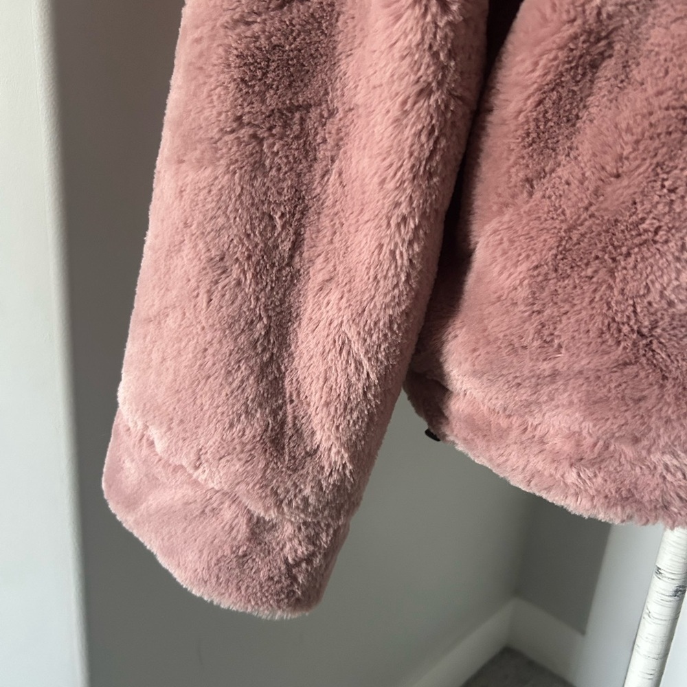 Time and Tru Pink Faux Fur Shacket - Picture 5 of 11
